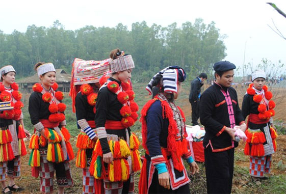 La fête Couleurs du printemps des régions du pays